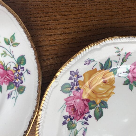 Vintage Ridgway Chateau Rose Salad Plates 22 Kt gold edge. - Picture 3 of 6